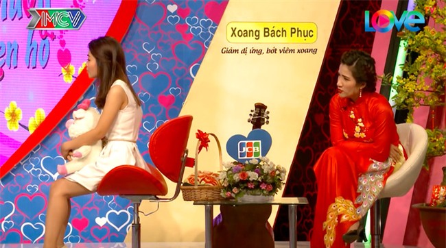 Bạn muốn hẹn hò: Anh chàng mang dưa hấu lên sân khấu tặng cô gái ngay lần gặp đầu - Ảnh 4.