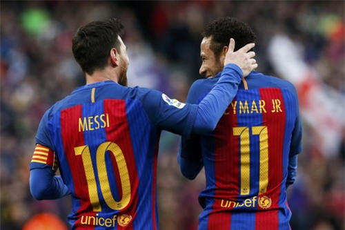 Messi chia sẻ ngôi đầu Vua phá lưới với Luis Suarez (16 bàn)