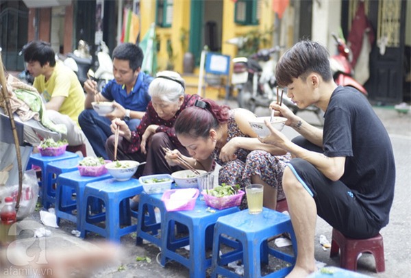 10 quán bún riêu, bún ốc nghe đã thấy ngon sau những ngày ngất ngây vì ăn Tết - Ảnh 1.