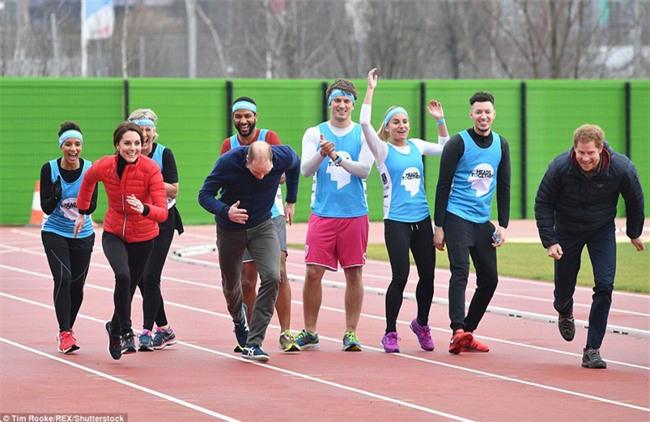 Hai hoàng tử đẹp trai nước Anh William và Harry chạy thi với công nương Kate, ai là người thắng cuộc? - Ảnh 2.