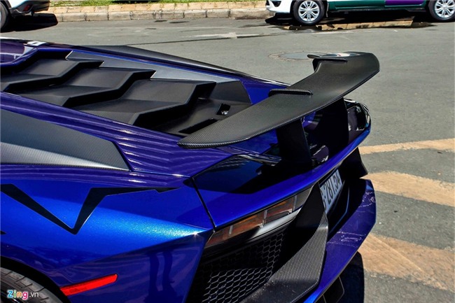 Minh Nhua dao pho Sai Gon bang sieu xe 35 ty moi lay bien hinh anh 5