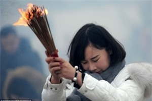 trung quoc: do ruc troi ngay cung than tai hinh anh 12