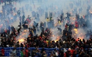 trung quoc: do ruc troi ngay cung than tai hinh anh 4