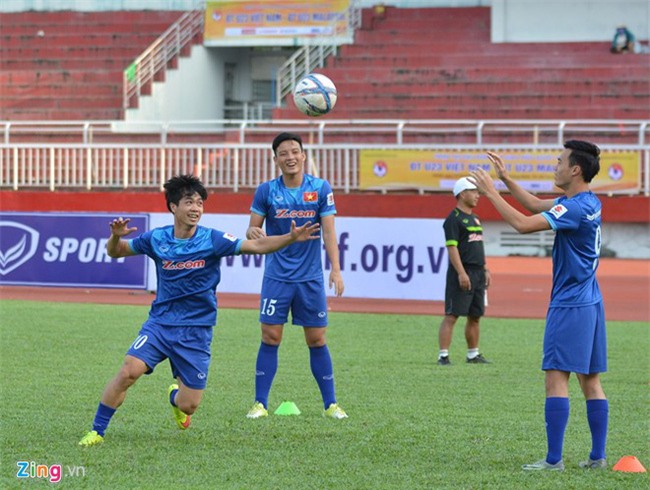Hình ảnh đối lập trước giờ G của U23 Việt Nam và U23 Malaysia - Ảnh 1.
