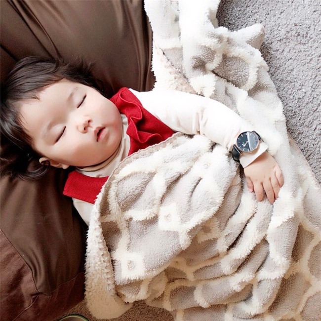 Không chỉ ăn giỏi, bé 2 tuổi người Nhật còn có thể ngủ trên mọi địa hình khiến các mẹ mê mẩn - Ảnh 20.