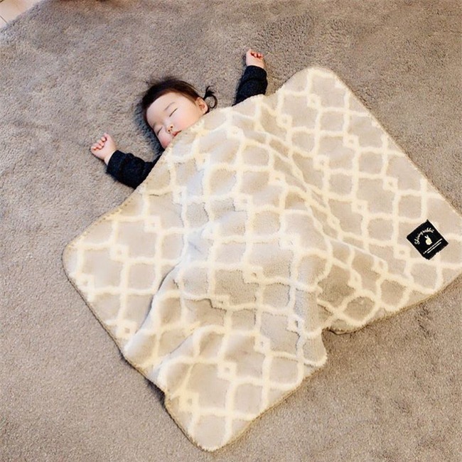 Không chỉ ăn giỏi, bé 2 tuổi người Nhật còn có thể ngủ trên mọi địa hình khiến các mẹ mê mẩn - Ảnh 23.