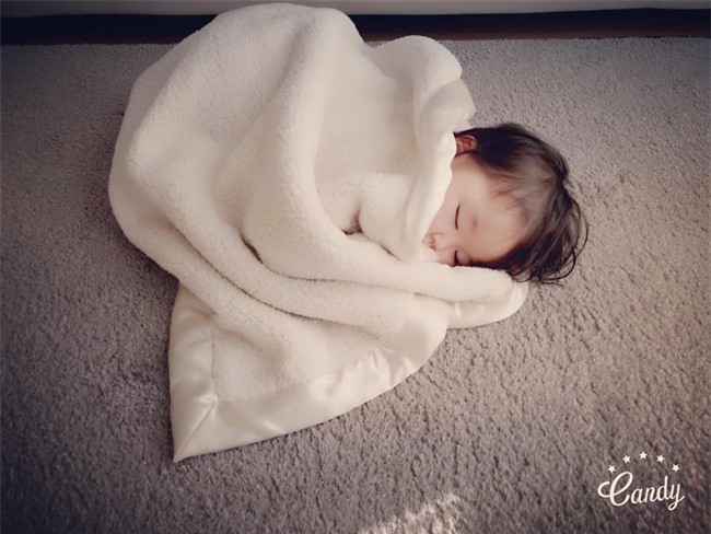 Không chỉ ăn giỏi, bé 2 tuổi người Nhật còn có thể ngủ trên mọi địa hình khiến các mẹ mê mẩn - Ảnh 12.