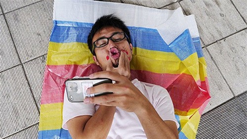 cuoi bo voi bo bi kip thoat e khan cap dip valentine cua anh chang "song ao dien dao" - 12