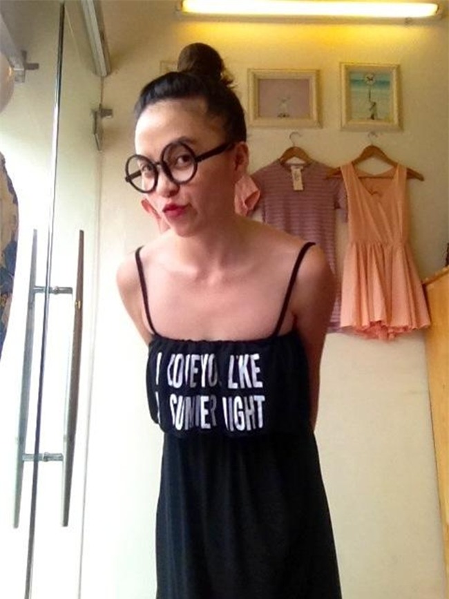 4 chi em chan sieu dai nha ban gai son tung khien may rau chao dao hinh anh 24