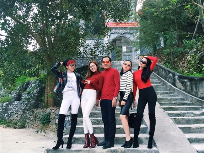 4 chi em chan sieu dai nha ban gai son tung khien may rau chao dao hinh anh 4