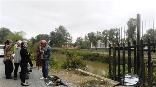 tu tinh xa den cung khong duoc vao nha tho to cua hoai linh hinh anh 5