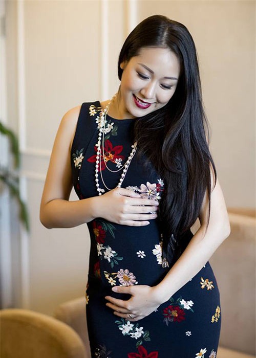 2 nguoi dep khong mang dai gia, lay chong tay tre dep lam giao vien ngoai ngu - 2