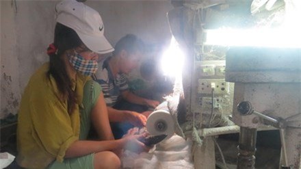 Cặp sừng ngàn đô, cả làng nguy cơ đổ bệnh