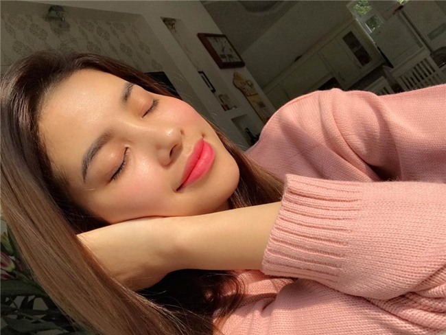 pham huong tuoi roi ben bo me va em trai khi di choi dau xuan - 7