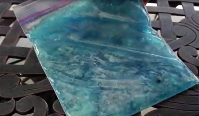 Trồng rau lớn vù vù bằng bỉm trẻ em: Khó tin nhưng có thật