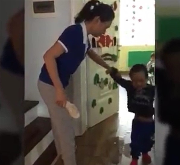 Truong Mam non Sen Vang giai the sau vu co giao danh tre hinh anh 1