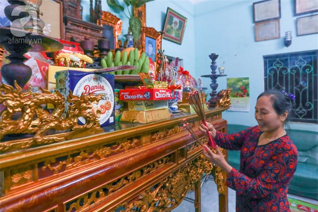 Hà Nội: Hàng trăm người đổ xô đi xin lửa lấy đỏ rồi mang lửa về nhà trong đêm khuya - Ảnh 16.