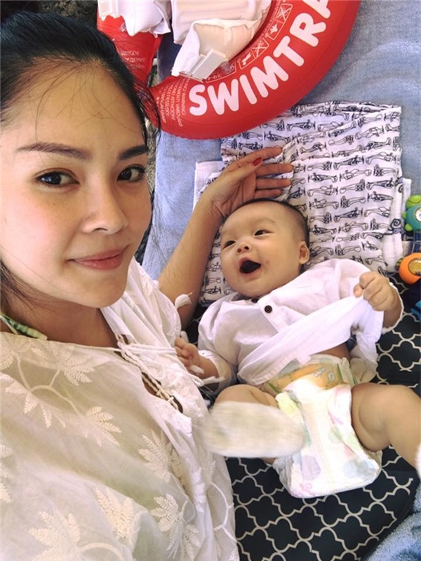 BéWilliamtheo nhiều người nhận xét thừa hưởng nét đẹp từ bố và mẹ. - Tin sao Viet - Tin tuc sao Viet - Scandal sao Viet - Tin tuc cua Sao - Tin cua Sao