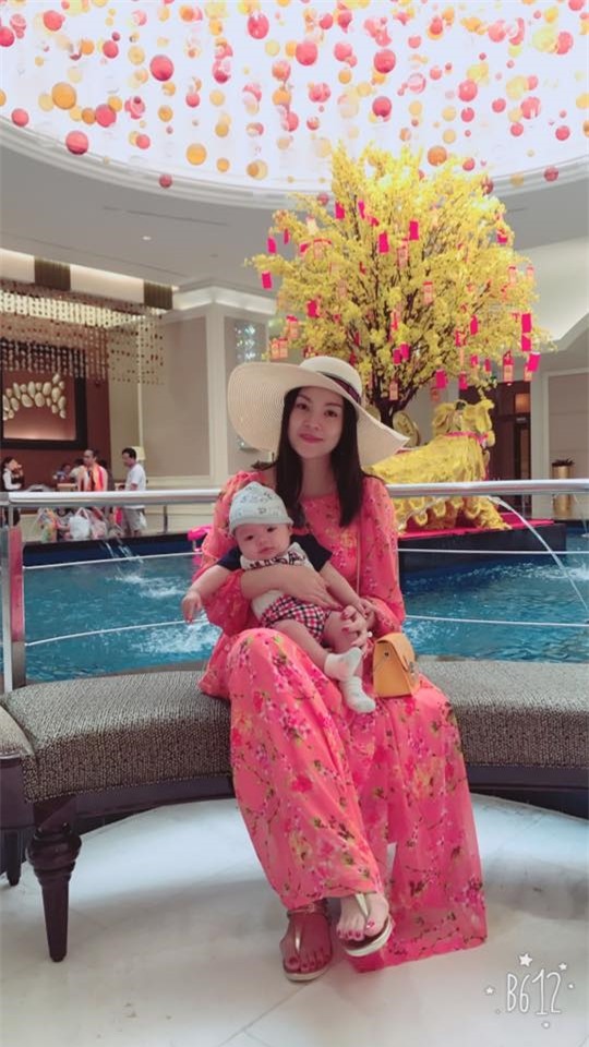 “Gục ngã” trước vẻ kháu khỉnh, đáng yêu của quý tử nhà Dương Cẩm Lynh - Tin sao Viet - Tin tuc sao Viet - Scandal sao Viet - Tin tuc cua Sao - Tin cua Sao