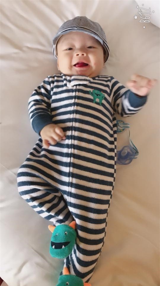 “Gục ngã” trước vẻ kháu khỉnh, đáng yêu của quý tử nhà Dương Cẩm Lynh - Tin sao Viet - Tin tuc sao Viet - Scandal sao Viet - Tin tuc cua Sao - Tin cua Sao