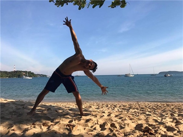 Thúy Diễm diện bikini gợi cảm cùng Lương Thế Thành tình tứ dạo biển - Tin sao Viet - Tin tuc sao Viet - Scandal sao Viet - Tin tuc cua Sao - Tin cua Sao