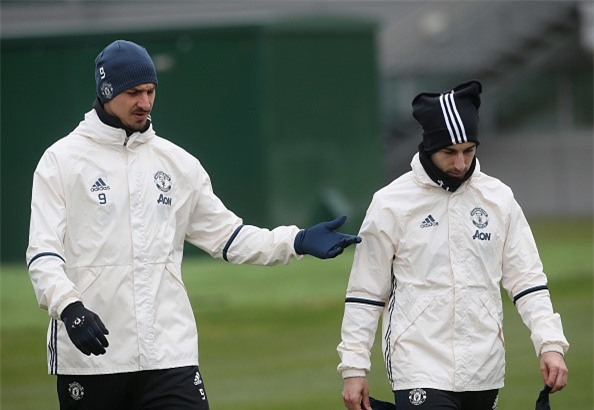 Hoc Ronaldinho, Pogba 'dong dao keo' de chinh sua ham rang hinh anh 6