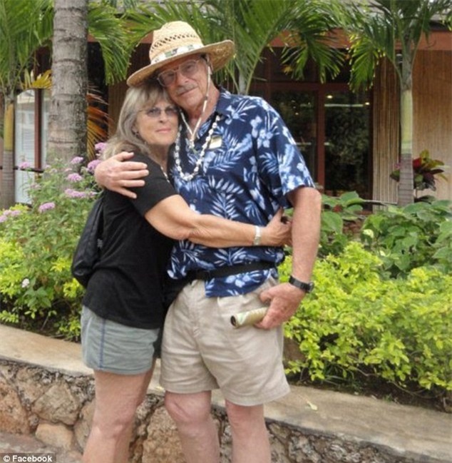 bo chong sau 22 nam ket hon vi “ong ay bau cho trump” hinh anh 2