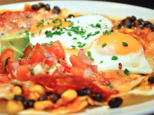 Các kiểu ăn trứng của người dân khắp thế giới - Ảnh 7.