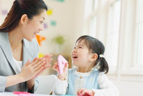 Bố mẹ chú ý: Cách nói chuyện thế này có thể giúp con bạn thành công trong tương lai - Ảnh 1.