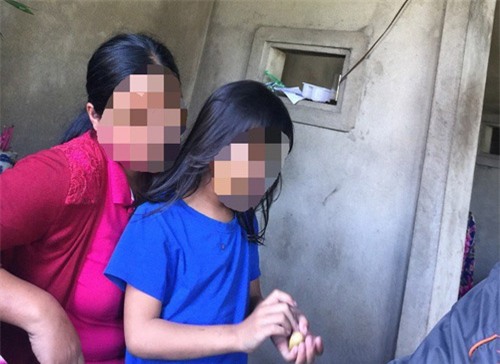 9x nghi "lo dai" voi be gai 8 tuoi roi tron len rung - 1