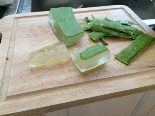 Đông lạnh nha đam rồi chà lên mặt, bí quyết khóa chặt tuổi xuân mà chị em nào cũng nên hay - Ảnh 2.