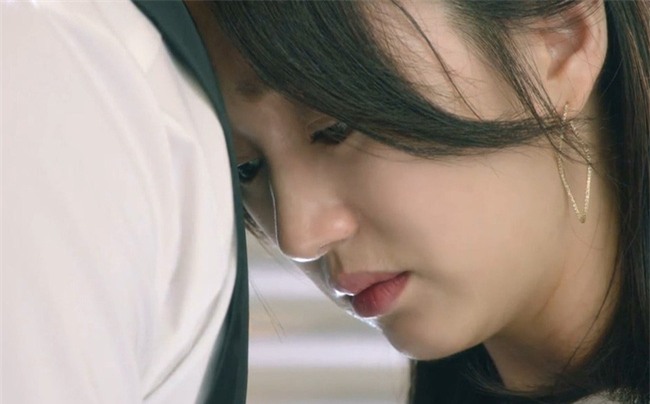 Vợ rưng rưng khi phát hiện bộ mặt khác khó ngờ của anh chồng vô tâm và khô khan - Ảnh 1.