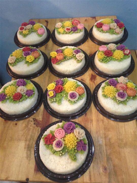 Một mẫu xôi hoa được rao bán phục vụ ngày rằm tháng Giêng