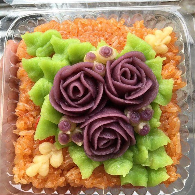 Món xôi hoa với nhiều tạo hình, màu sắc bắt mắt thu hút chị em văn phòng