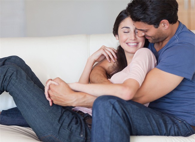 Đừng lo mất chồng, cứ nhìn vào những điểm này là đủ thấy chồng vẫn yêu bạn phát điên - Ảnh 3.