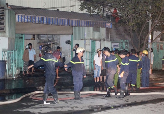 nang cua cuu nguoi thoat khoi dam chay o tp.hcm hinh anh 1