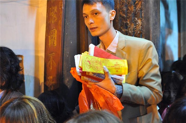 anh: bien nguoi chen chuc du khai an den tran trong dem hinh anh 13