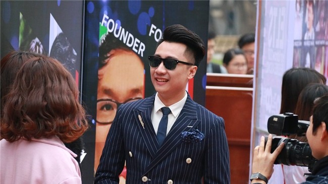 Dàn hotboy, hotgirl giỏi tiếng Anh hội ngộ “tám” IELTS