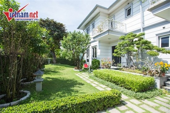 Thăm nhà đẹp phong cách hoàng gia của Hồ Quỳnh Hương - Ảnh 2.