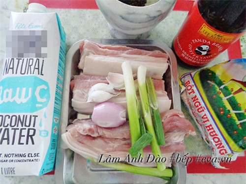 bao nhieu com cung het voi thit rim nuoc dua tuoi - 1