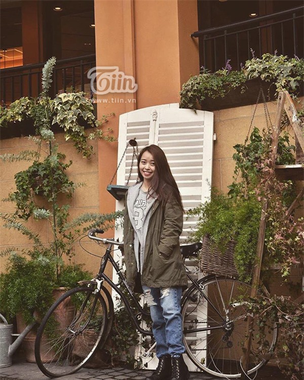 Dân mạng truy tìm cô gái đội nón lá ngủ quên trên tàu điện tại Nhật Bản - Ảnh 7.