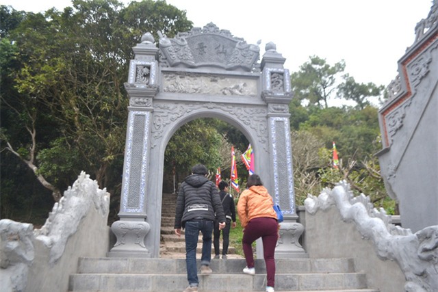 su that ve gieng nuoc hon 700 tuoi "chua bach benh" o con son - 1