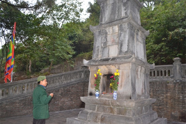 su that ve gieng nuoc hon 700 tuoi "chua bach benh" o con son - 3