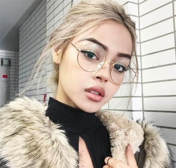 Gần 1 năm sau khi lộ thân hình bé nhỏ, Lily Maymac giờ này ra sao? - Ảnh 14.