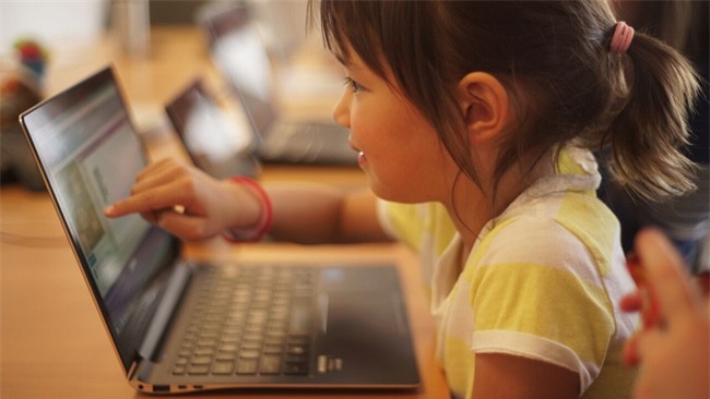 5 cách giúp trẻ rời khỏi các thiết bị điện tử mà không khóc lóc - Ảnh 1.