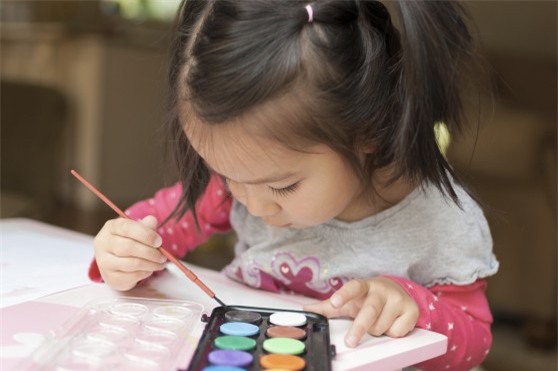 5 cách giúp trẻ rời khỏi các thiết bị điện tử mà không khóc lóc - Ảnh 2.