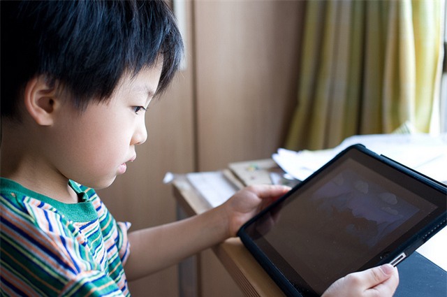 5 cách giúp trẻ rời khỏi các thiết bị điện tử mà không khóc lóc - Ảnh 3.