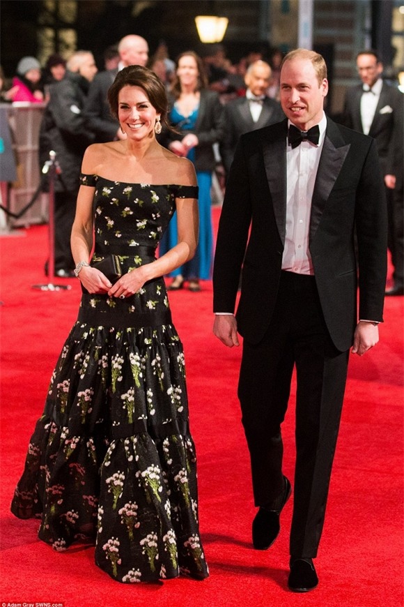 Công nương Kate , Công nương Kate mặc đẹp, Công nương Kate tại thảm đỏ BAFTAs, vợ chồng công nương Anh