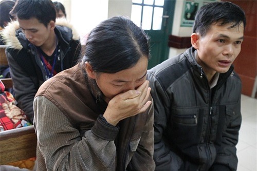 sau con dau dau, be gai 15 tuoi di kham bat ngo phat hien u nao bien chung mu mat - 1