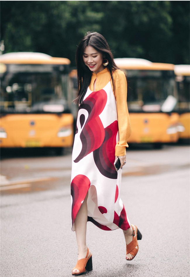 Học quý cô Châu Á cách kết hợp 2 trong 1 tiện cả đi làm lẫn điĐiểm đặc sắc trong mỗi set đồ của các - Ảnh 5.